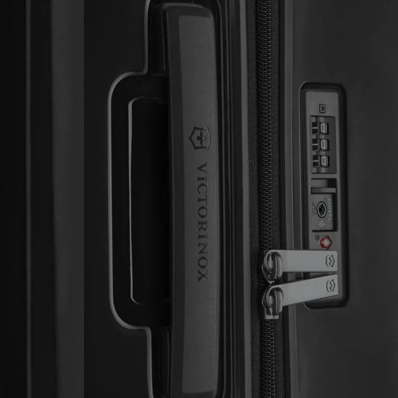 Airox Medium Hardside Luggage Black