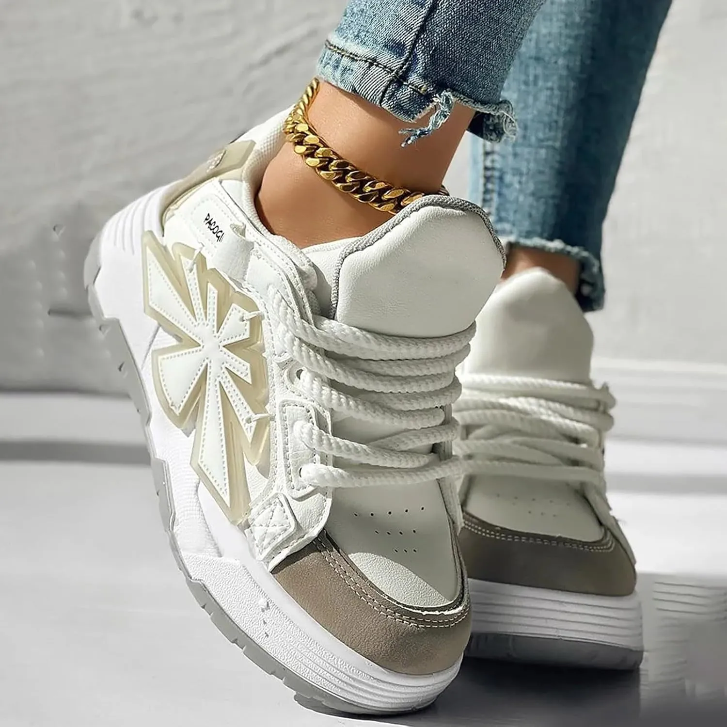Women's Slip on Walking Shoes Memory Foam Non Slip Comfortable Running Shoes Breathable Mesh Sports Workout Tennis Shoes Lightweight Fashion Sneakers